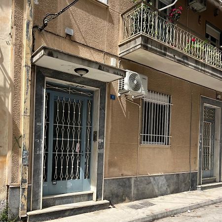 Ζεστή Φωλίτσα Στο Κέντρο. Apartment Athena Bagian luar foto